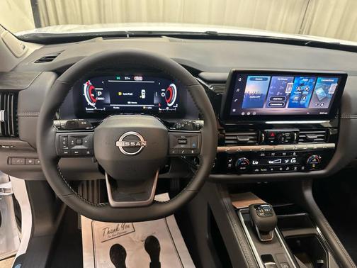 Everest White P 2026 Nissan Pathfinder Platinum