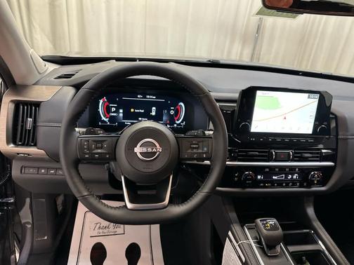 2025 Nissan Pathfinder Platinum