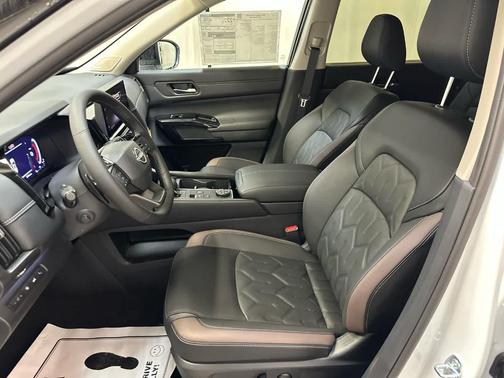 White / Black 2026 Nissan Pathfinder Platinum