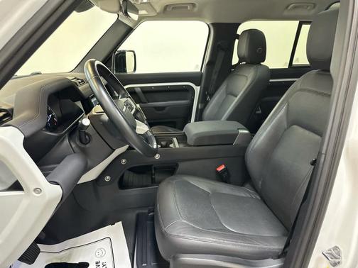 Fuji White 2023 Land Rover Defender 110 SE