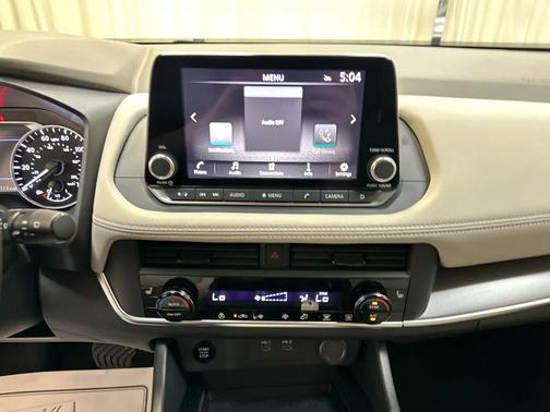 Pearl 2027 Nissan Rogue