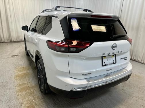 Everest White P 2026 Nissan Rogue Platinum