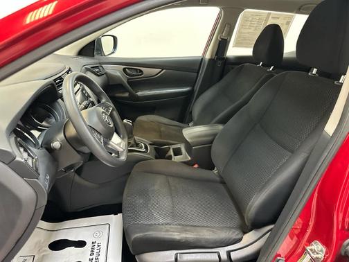 Palatial Ruby 2018 Nissan Rogue Sport S