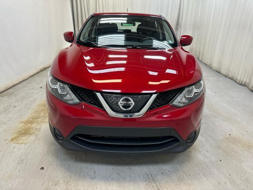 Palatial Ruby 2018 Nissan Rogue Sport S
