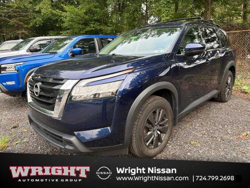 Deep Ocean Blue 2022 Nissan Pathfinder SV