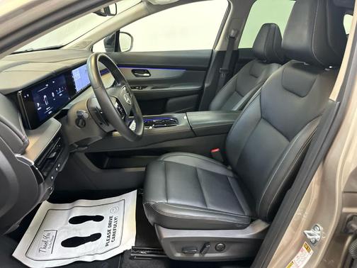 Champagne Silver 2025 Nissan Murano SL