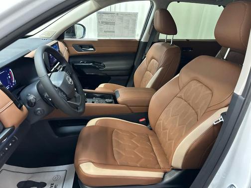 Pearl 2026 Nissan Pathfinder Platinum
