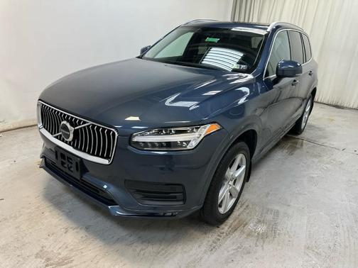 2023 Volvo XC90 B5 Core
