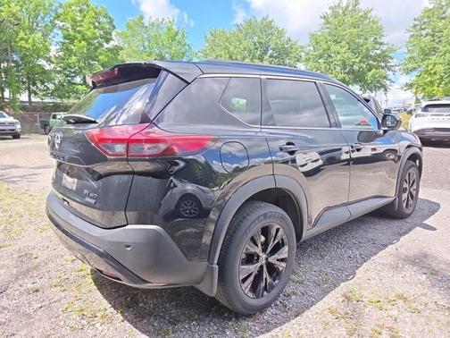 Super Black 2023 Nissan Rogue SV