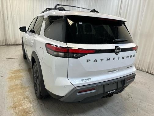 Everest White P 2026 Nissan Pathfinder SL