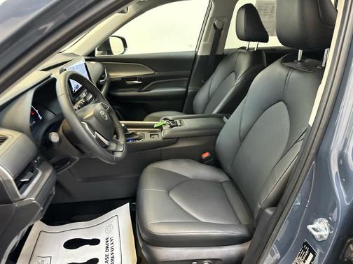 Storm 2025 Toyota Grand Highlander XLE