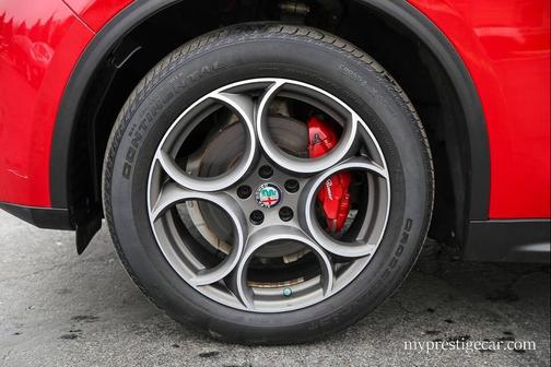 2018 Alfa Romeo Stelvio Sport