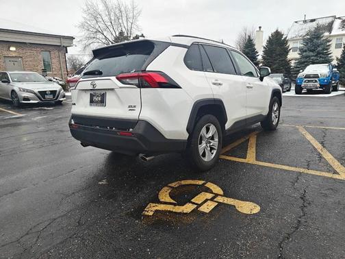 2021 Toyota RAV4 XLE