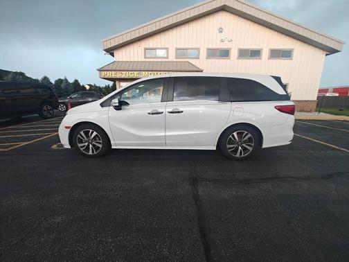 Platinum White Pearl 2022 Honda Odyssey Touring