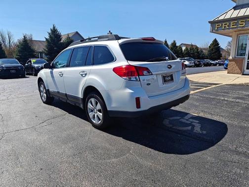 Satin White Pearl 2011 Subaru Outback 2.5 i Premium