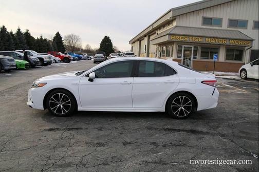 2018 Toyota Camry Hybrid SE