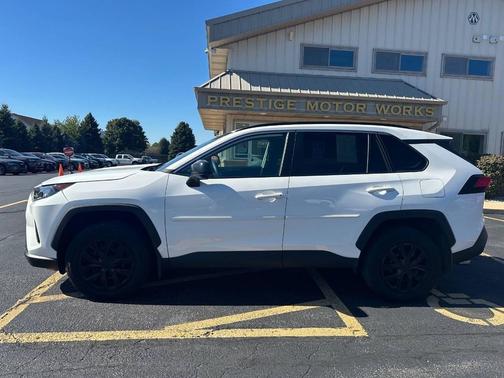2019 Toyota RAV4 LE