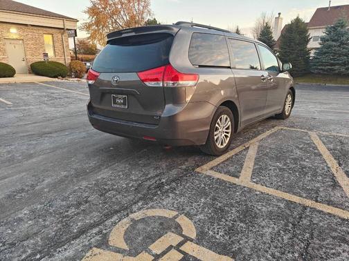 2014 Toyota Sienna XLE