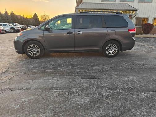 2014 Toyota Sienna XLE