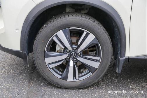 Pearl White Tricoat 2022 Nissan Rogue SL