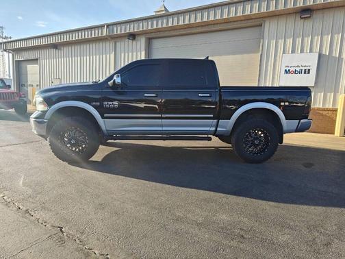 Black Clearcoat 2014 RAM 1500 Laramie