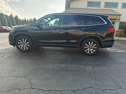 Crystal Black Pearl 2019 Honda Pilot EX-L