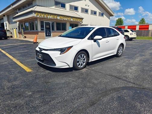 Super White 2022 Toyota Corolla LE