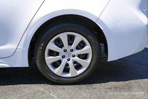 Super White 2022 Toyota Corolla LE