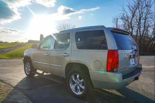 Gold Mist 2007 Cadillac Escalade Base