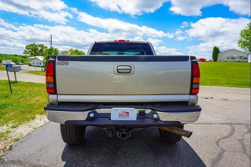 Gold 2005 GMC Sierra 2500 SLT H/D Extended Cab