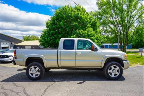 Gold 2005 GMC Sierra 2500 SLT H/D Extended Cab