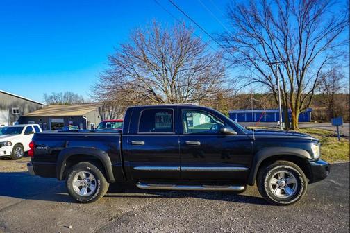 Brilliant Black Crystal Pearlcoat 2008 Dodge Dakota Laramie