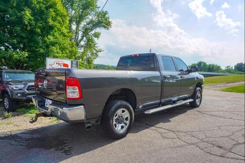 Granite Crystal Metallic Clearcoat 2019 RAM 2500 Big Horn Crew Cab 4x4 8' Box