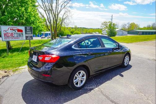 Mosaic Black Metallic 2017 Chevrolet Cruze LT