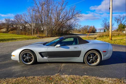 2001 Chevrolet Corvette Base