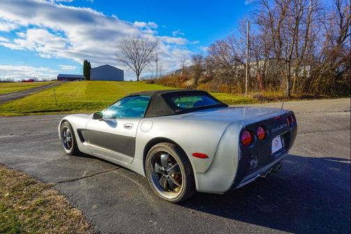 2001 Chevrolet Corvette Base