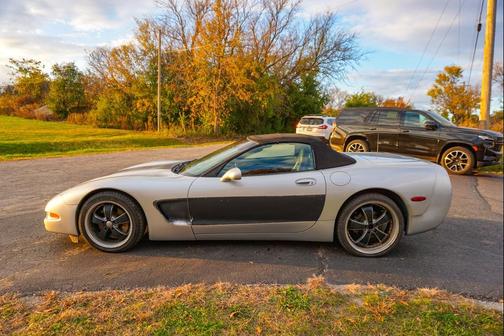 2001 Chevrolet Corvette Base