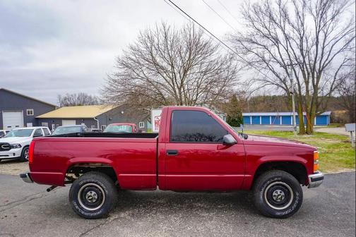 Red 1992 Chevrolet 1500 Reg Cab 117.5'' WB 4WD