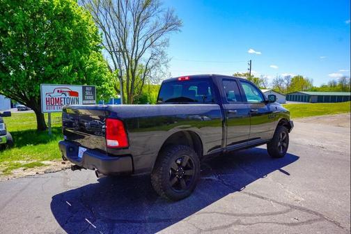Brilliant Black Crystal Pearlcoat 2016 RAM 1500 Tradesman/Express