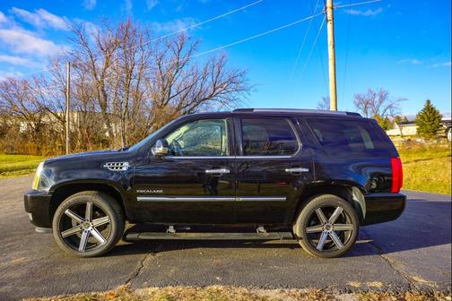 2012 Cadillac Escalade Luxury