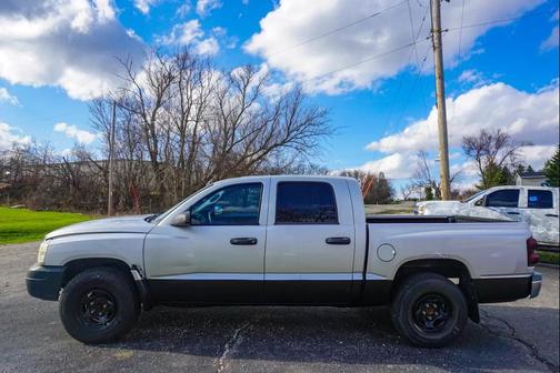 2005 Dodge Dakota ST Club Cab