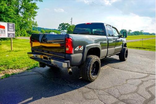 2005 Chevrolet Silverado 2500 LS H/D Extended Cab