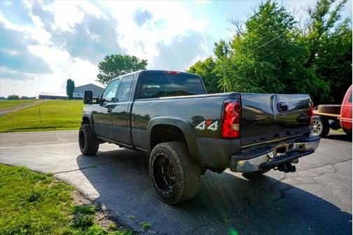 2005 Chevrolet Silverado 2500 LS H/D Extended Cab
