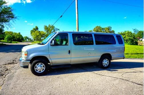 2009 Ford E350 Super Duty XLT