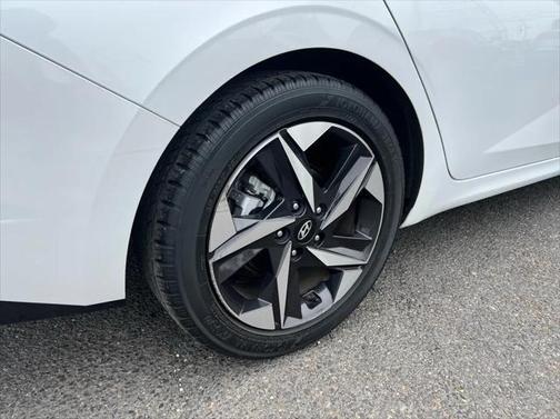 2021 Hyundai ELANTRA Limited