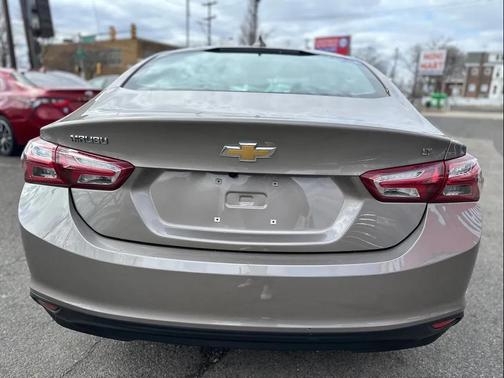 2022 Chevrolet Malibu FWD LT