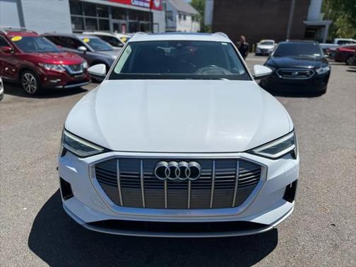 2019 Audi e-tron Premium Plus
