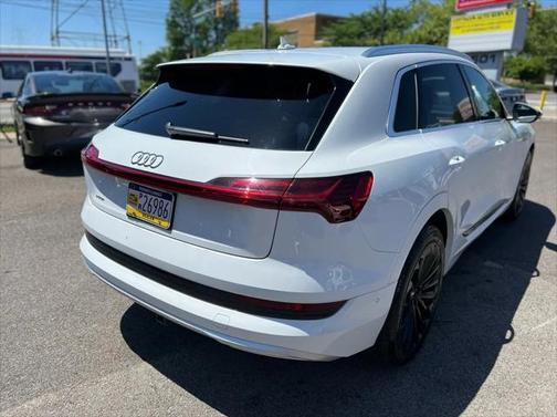 2019 Audi e-tron Premium Plus