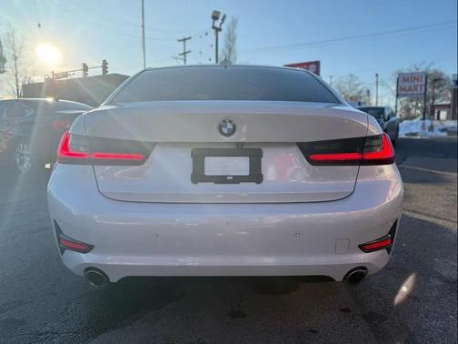 2019 BMW 330 