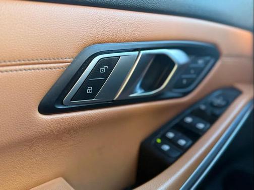 2019 BMW 330 
